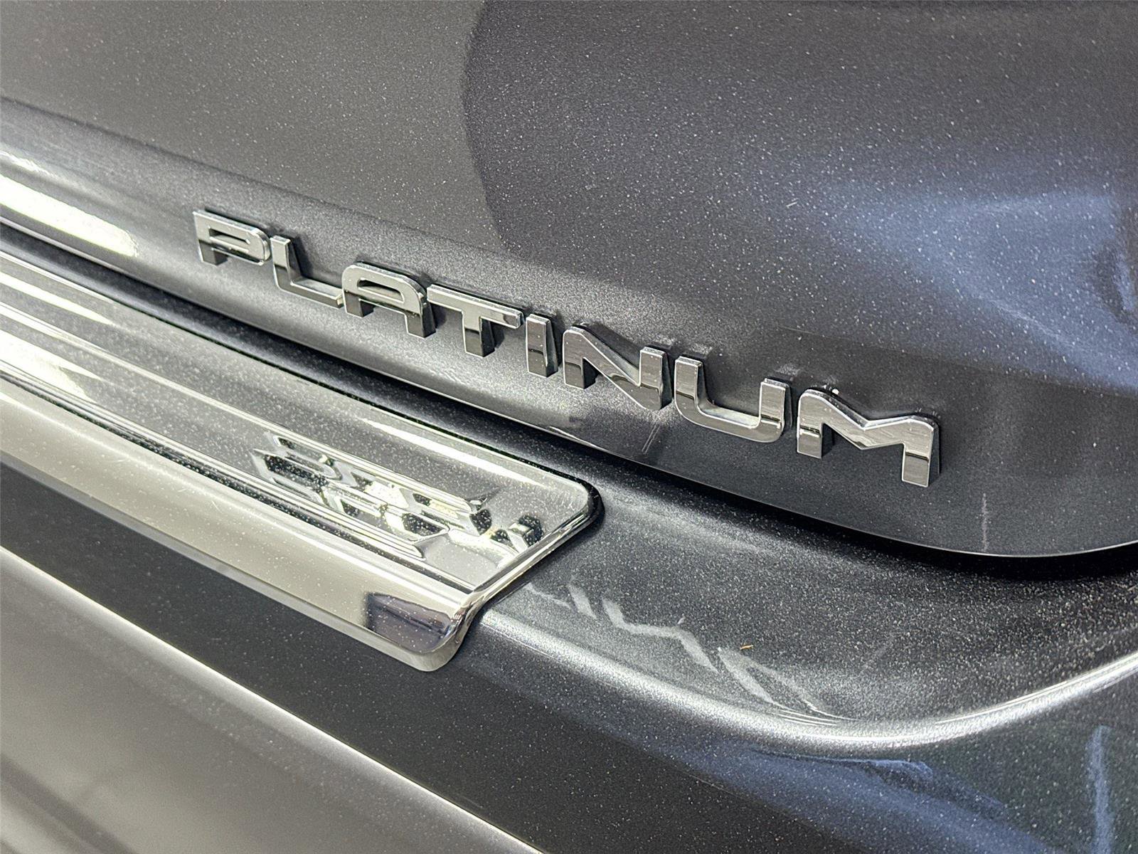 Used 2022 Toyota Highlander Platinum FWD image 15