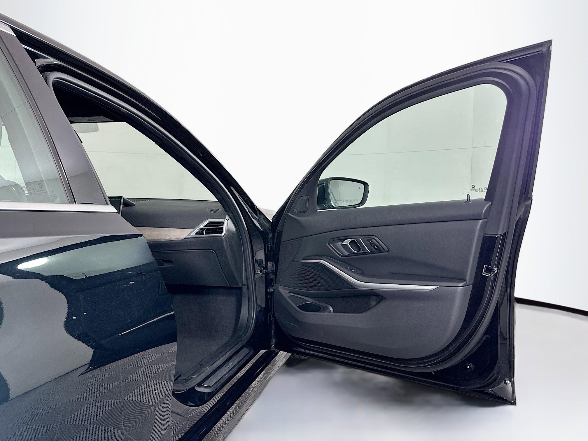 Used 2025 BMW 330i xDrive Sedan image 33