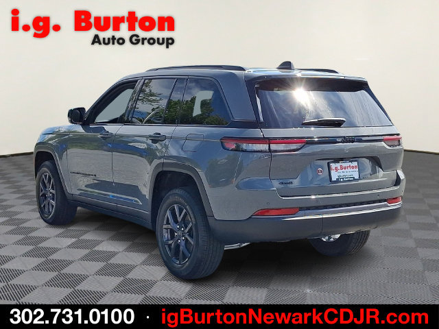 New 2027 Jeep Grand Cherokee Altitude AWD/4WD image 3