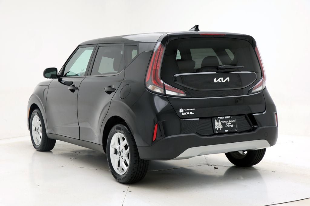 Used 2023 Kia Soul S FWD image 6