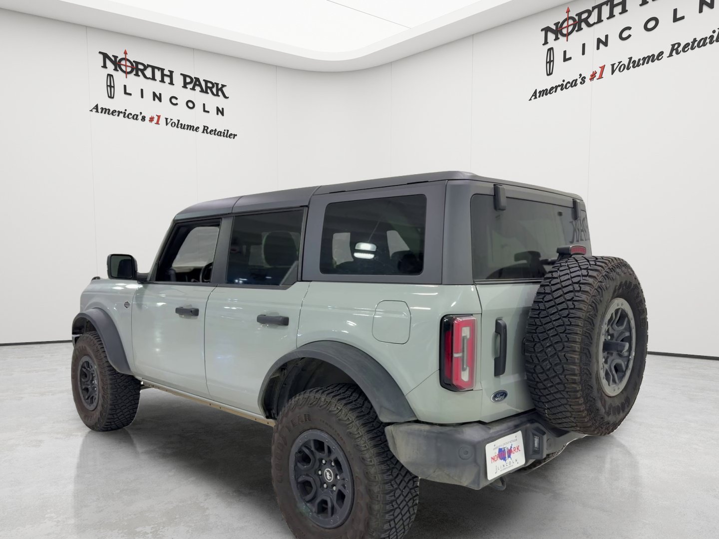Used 2024 Ford Bronco Wildtrak AWD/4WD image 3