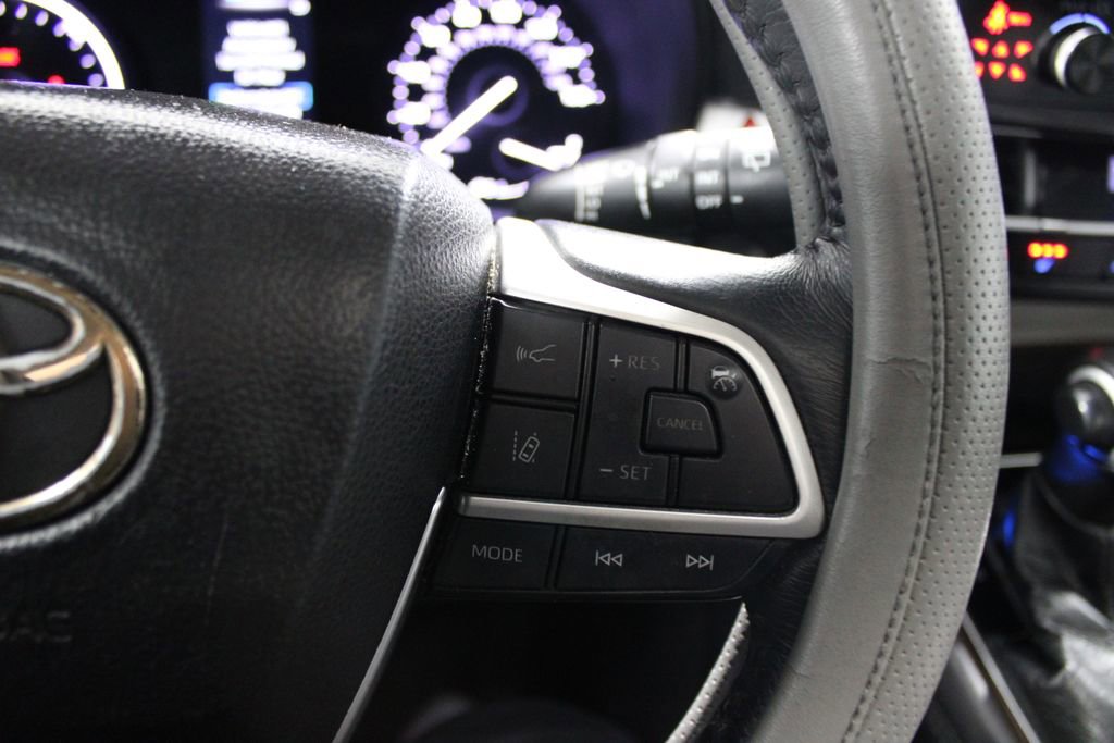 Used 2021 Toyota Sienna XLE image 23