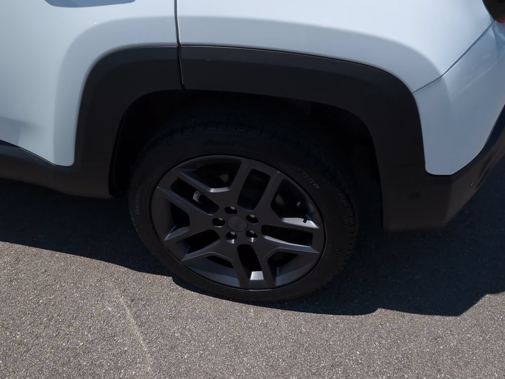 Used 2021 Jeep Renegade Latitude w/ Luxury Group II AWD/4WD image 11