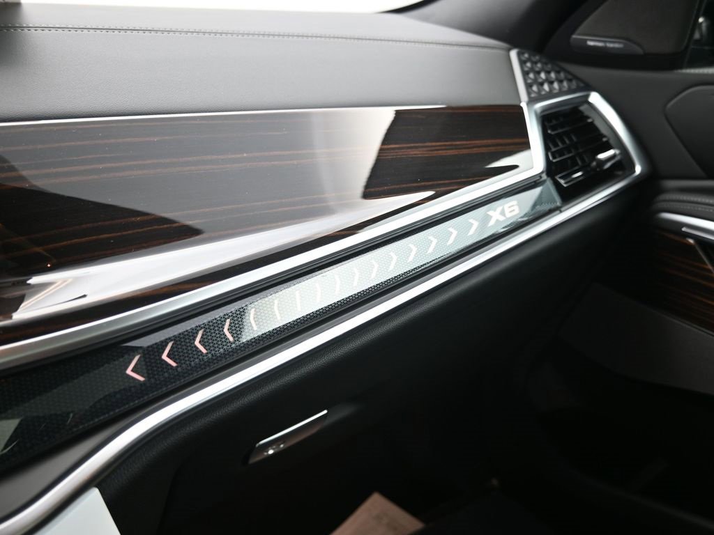 New 2026 BMW X6 xDrive40i w/ Premium Package image 18