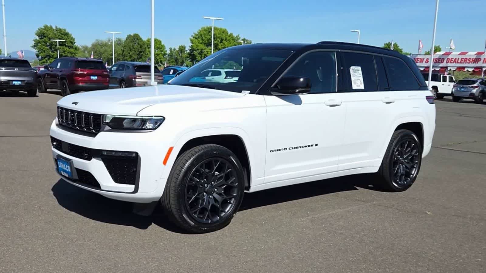 New 2026 Jeep Grand Cherokee Summit AWD/4WD image 4