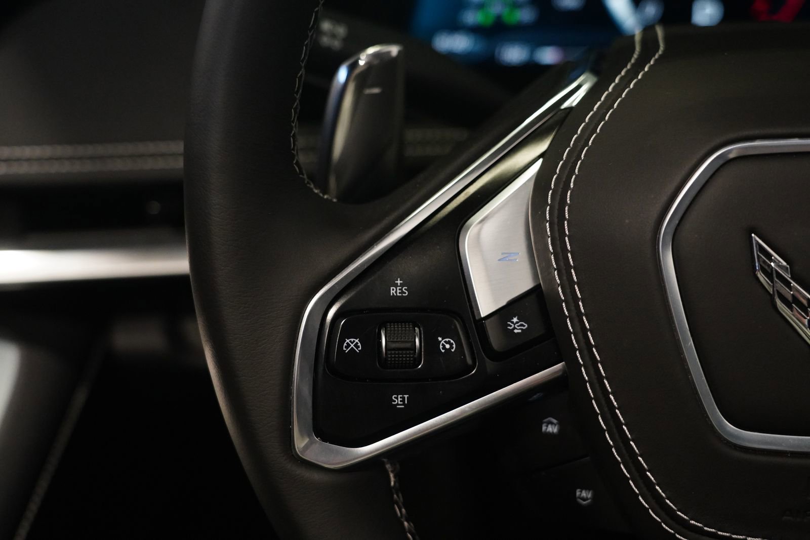 Used 2025 Chevrolet Corvette Stingray Coupe w/ 1LT image 18