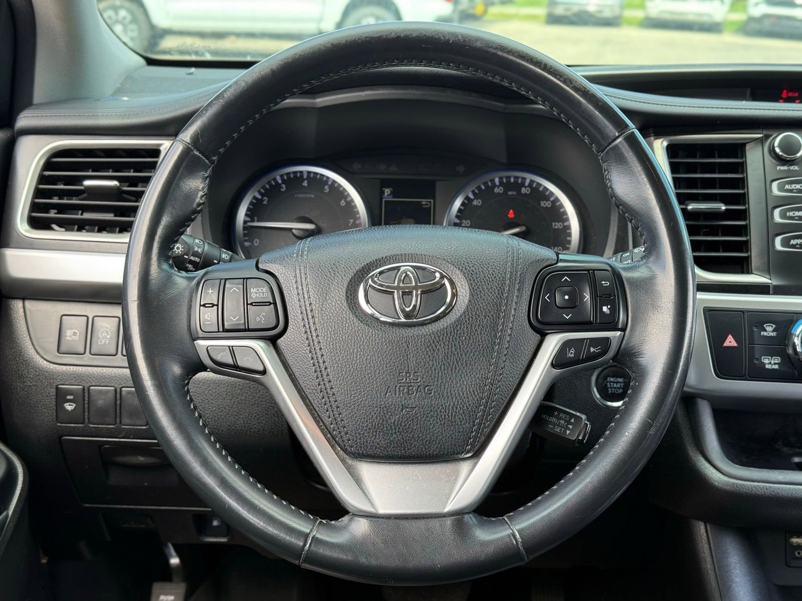 Used 2017 Toyota Highlander SE AWD/4WD image 17