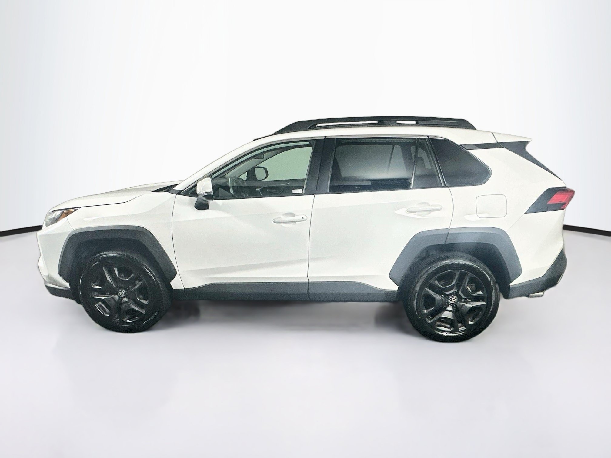 Used 2024 Toyota RAV4 Adventure AWD/4WD image 4