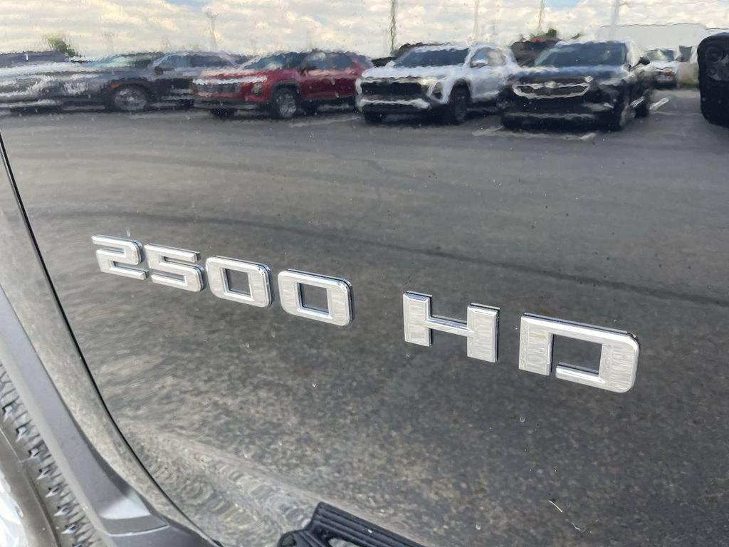 Used 2025 Chevrolet Silverado 2500 LT w/ Convenience Package AWD/4WD image 4