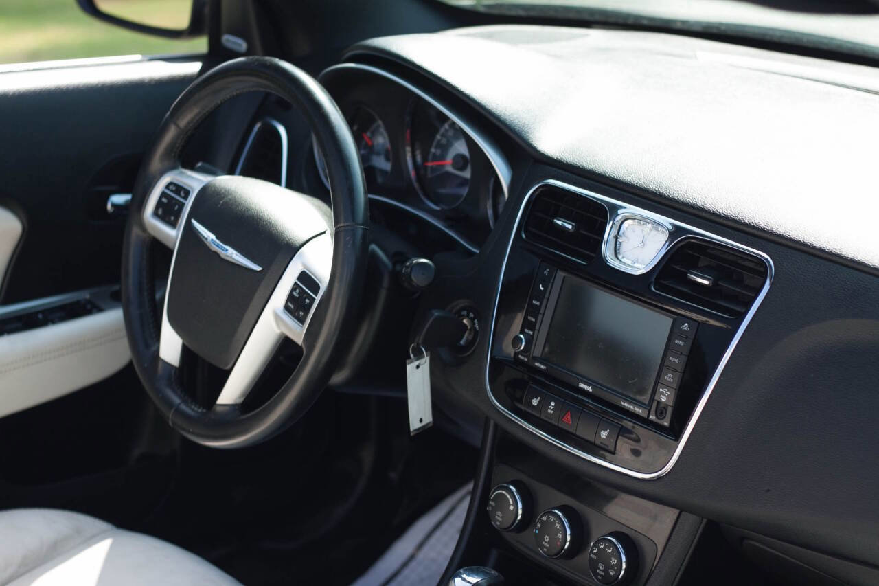 Used 2012 Chrysler 200 Limited image 10