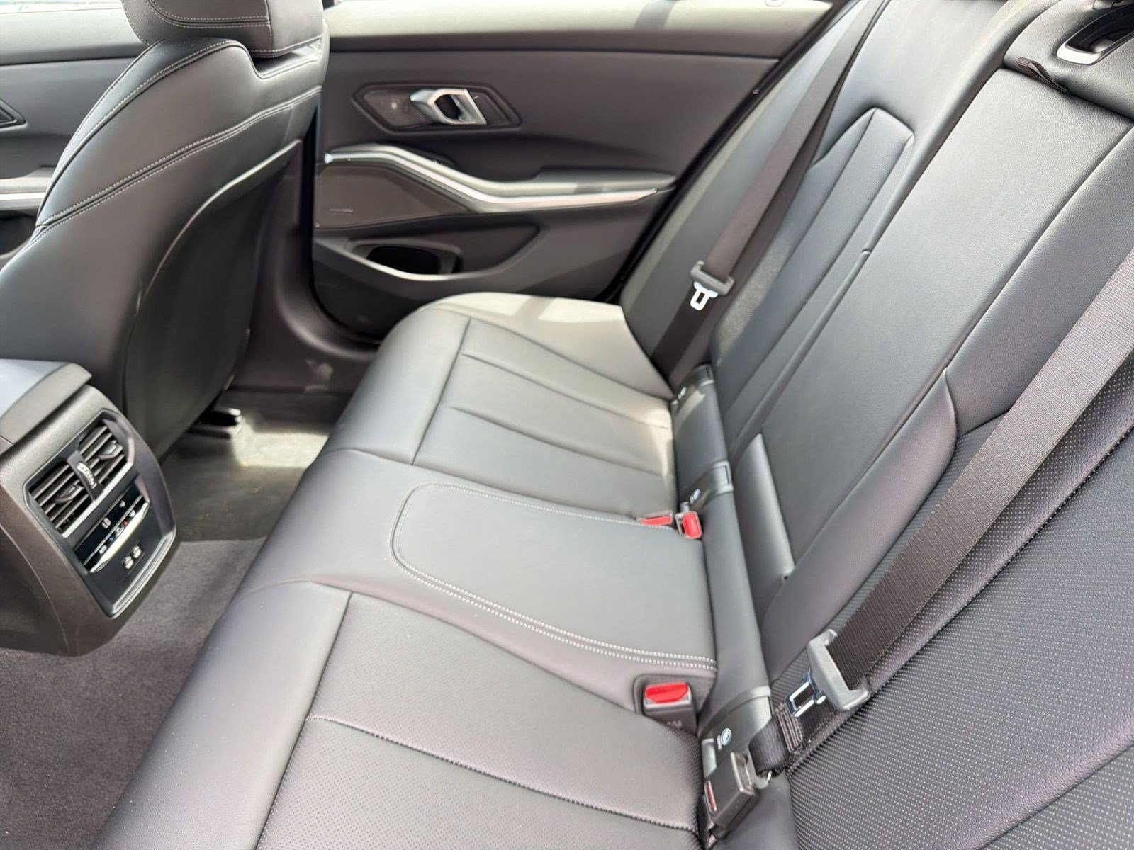 Used 2025 BMW M340i RWD image 28