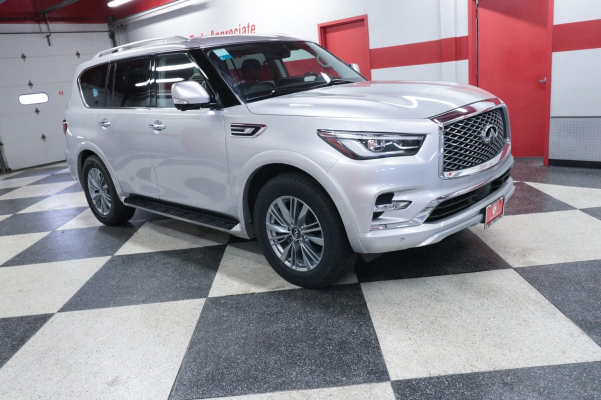 Used 2023 INFINITI QX80 Luxe w/ Cargo Package RWD image 3
