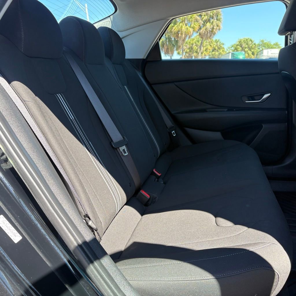 Used 2022 Hyundai Elantra SEL w/ Convenience Package image 14