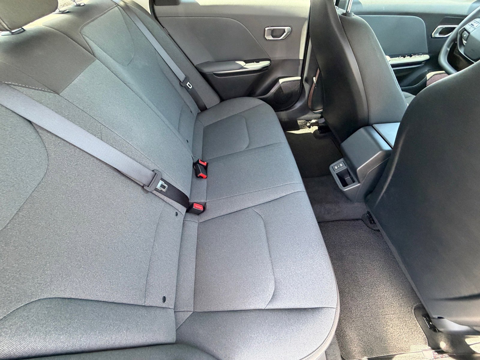 Certified 2025 Kia K4 LXS FWD image 12