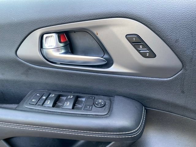 Used 2025 Chrysler Pacifica Select FWD image 24