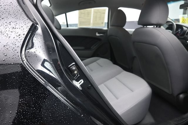 Used 2017 Kia Forte LX FWD image 23