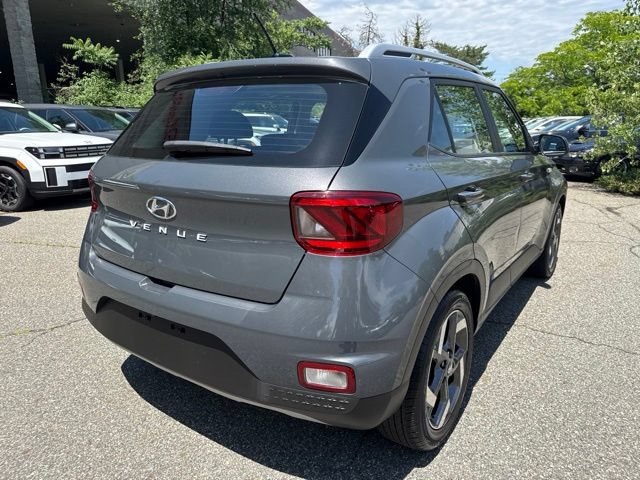 Used 2023 Hyundai Venue SEL FWD image 16