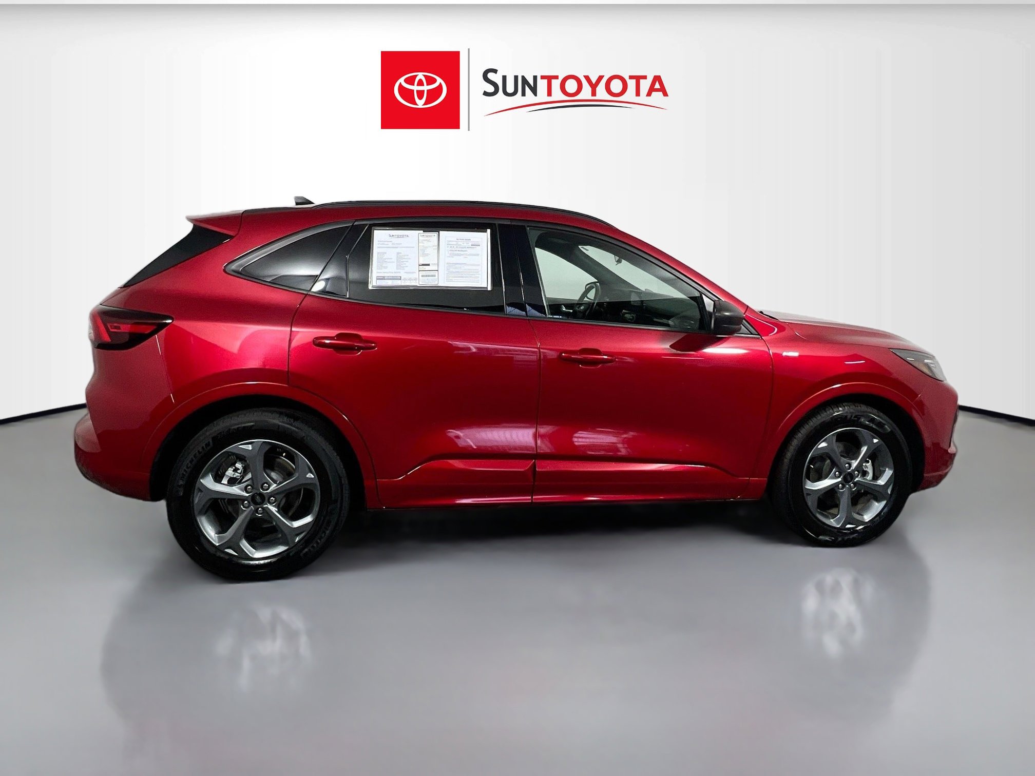 Used 2024 Ford Escape ST-Line image 2