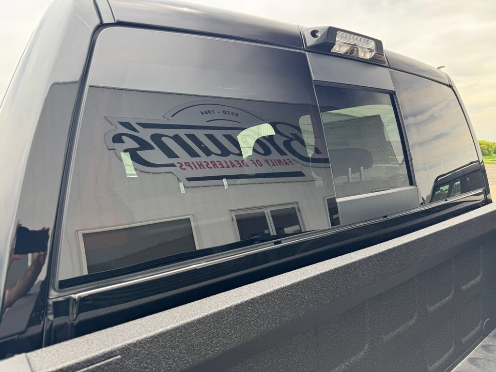 New 2026 RAM 2500 Laramie AWD/4WD image 12