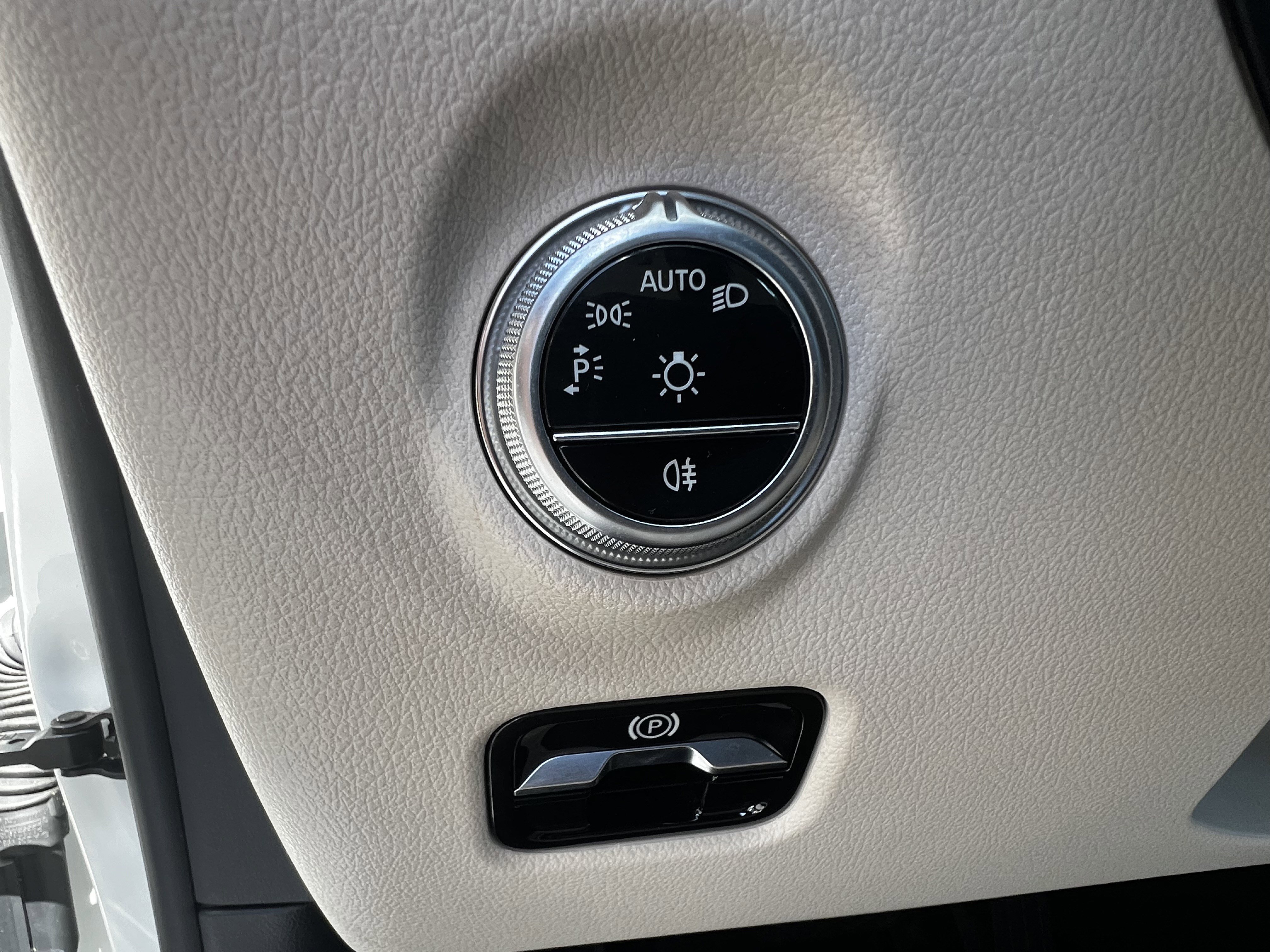 Used 2023 Mercedes-Benz C 300 Sedan image 14