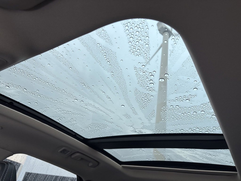 Used 2020 Ford Escape Titanium image 25