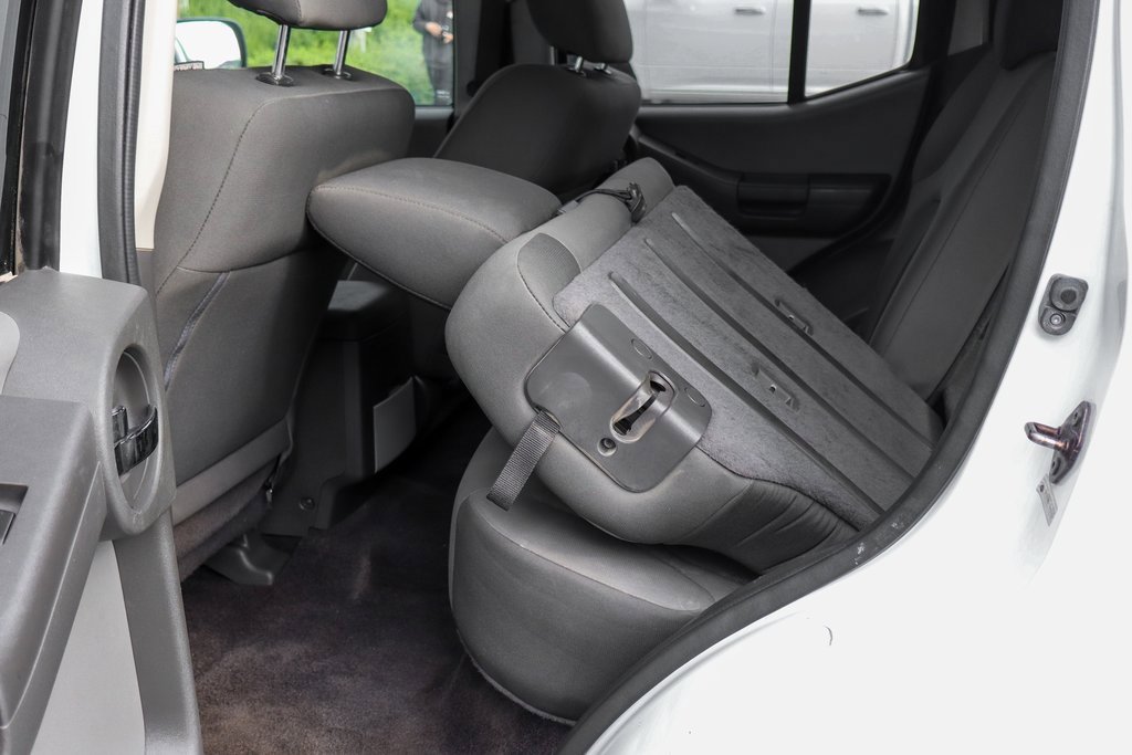 Used 2015 Nissan Xterra X image 31