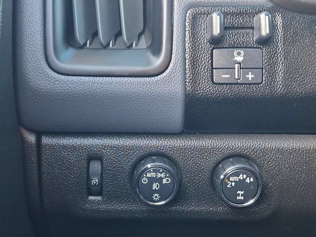 Used 2019 Chevrolet Colorado Z71 AWD/4WD image 18