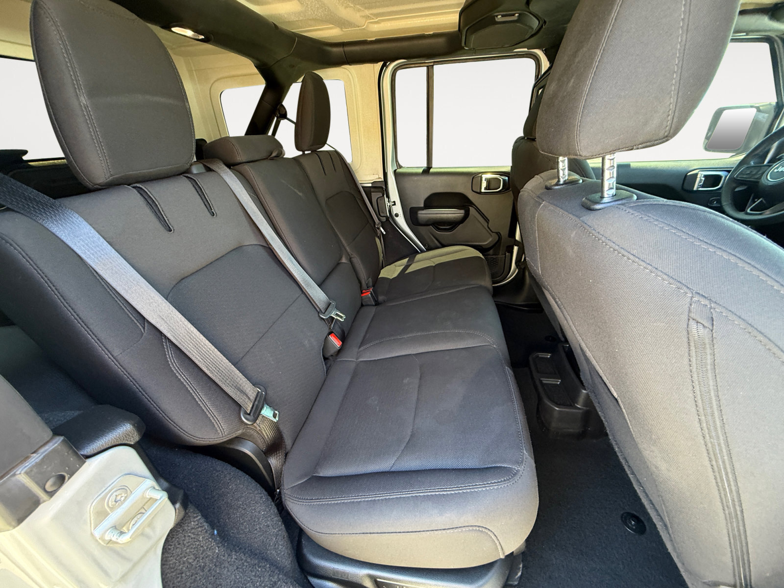 Used 2023 Jeep Wrangler Unlimited w/ Cold Weather Group AWD/4WD image 18