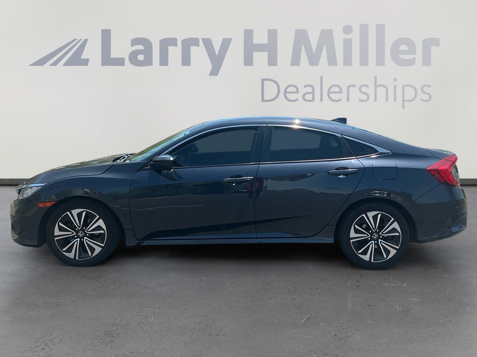 Used 2016 Honda Civic EX-L image 2