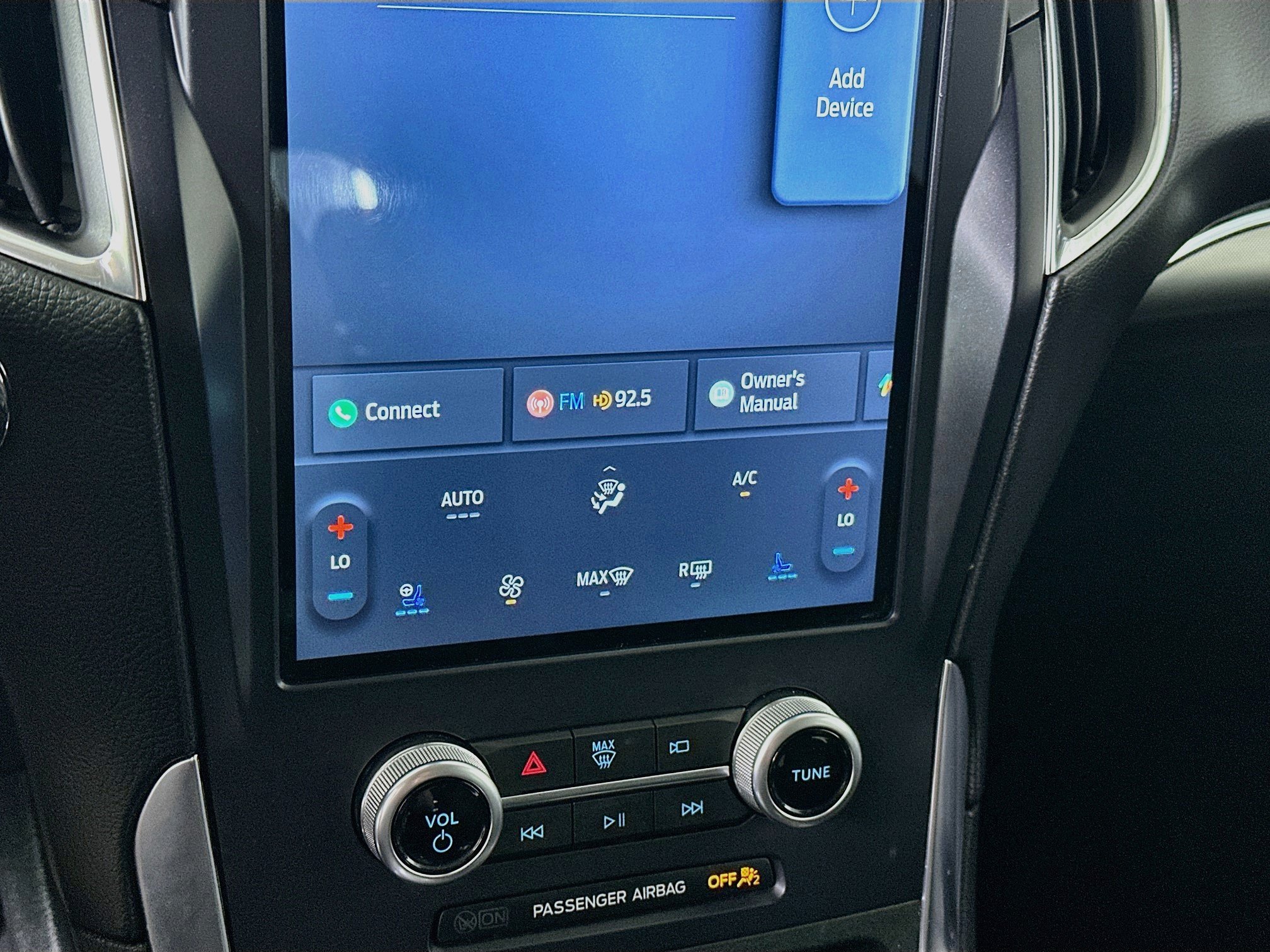 Used 2022 Ford Edge Titanium w/ Equipment Group 301A AWD/4WD image 23