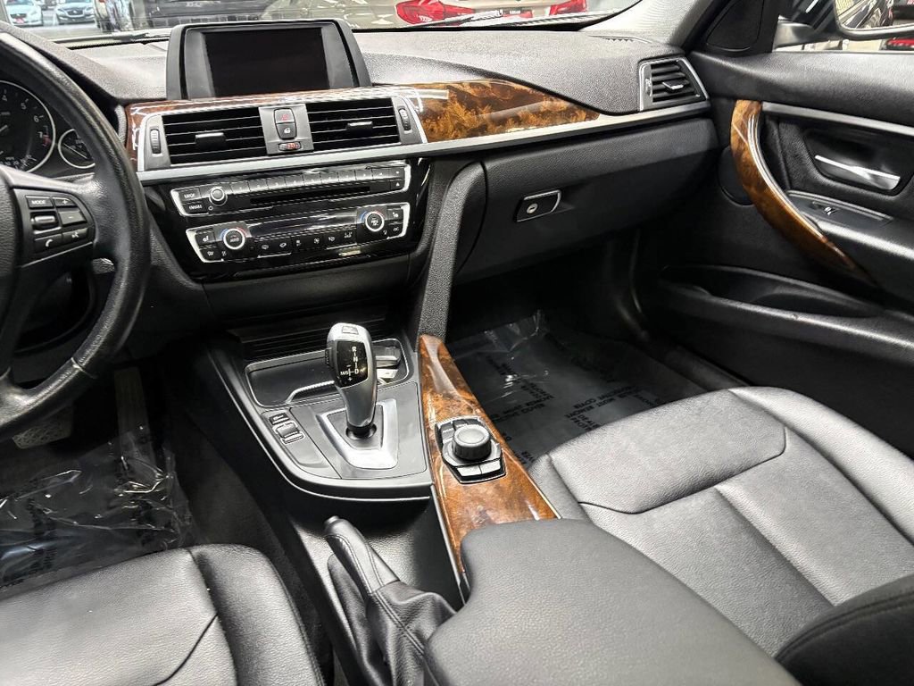 Used 2016 BMW 320i xDrive Sedan image 45