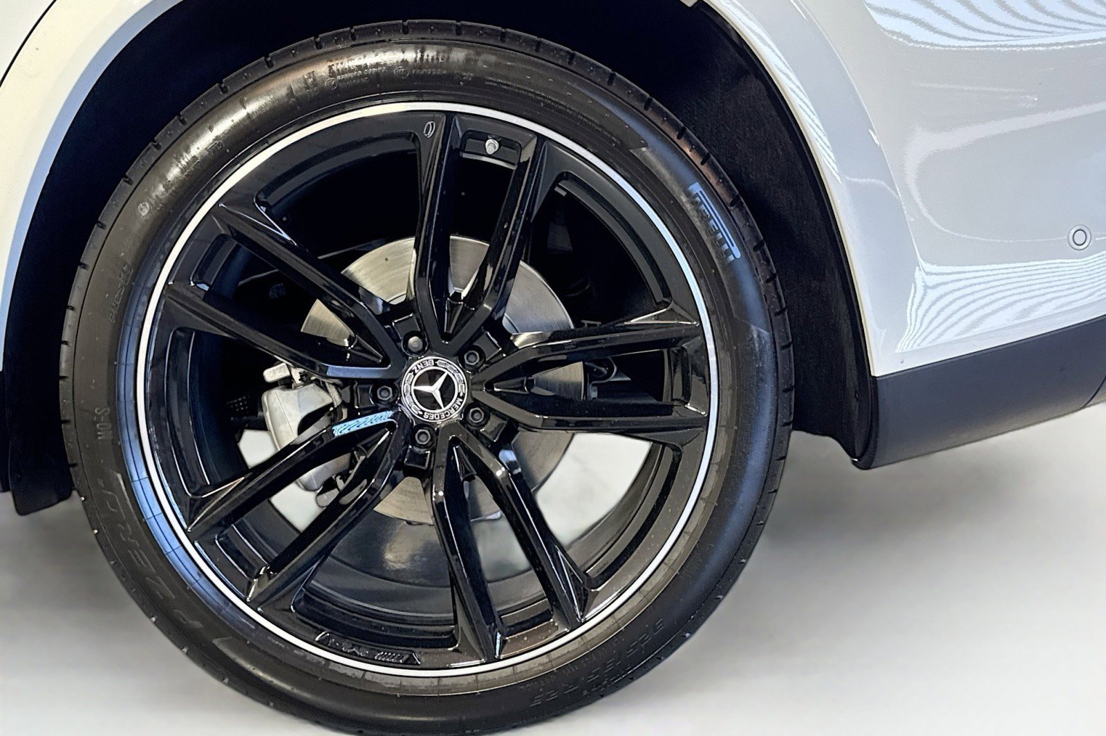 New 2026 Mercedes-Benz GLS 580 4MATIC image 29