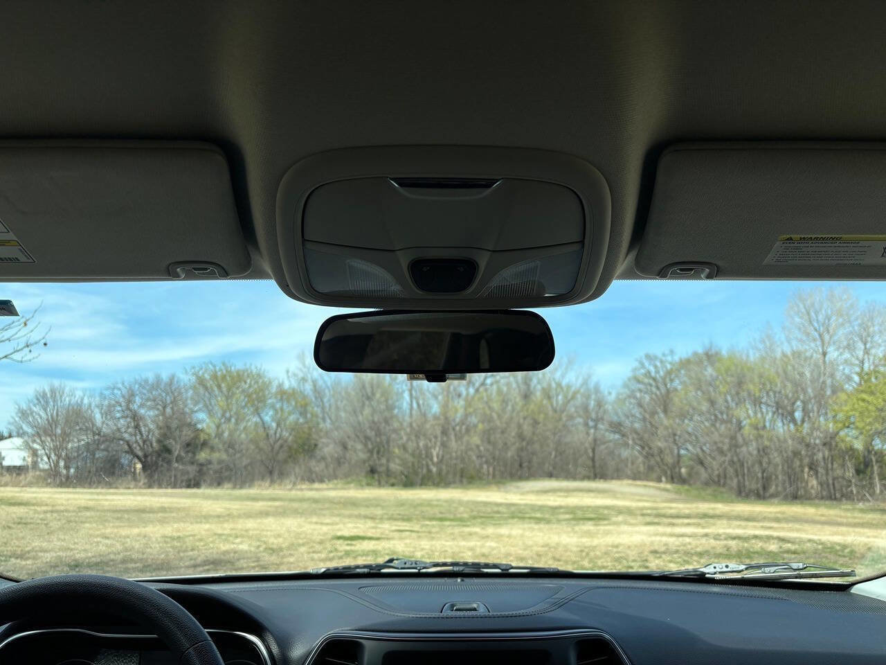 Used 2019 Jeep Cherokee Latitude w/ Popular Appearance Group image 17