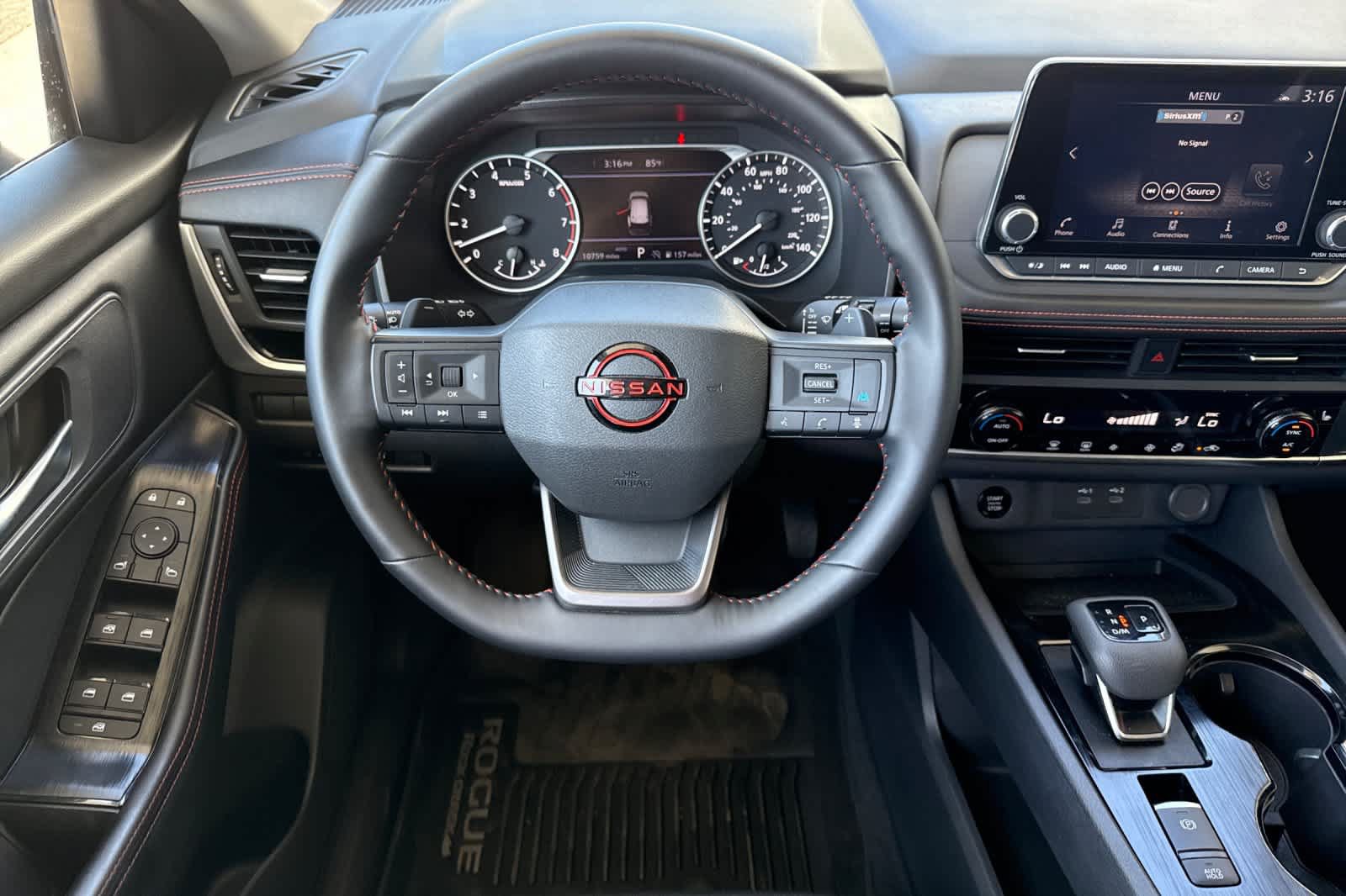 Used 2025 Nissan Rogue SV AWD/4WD image 16