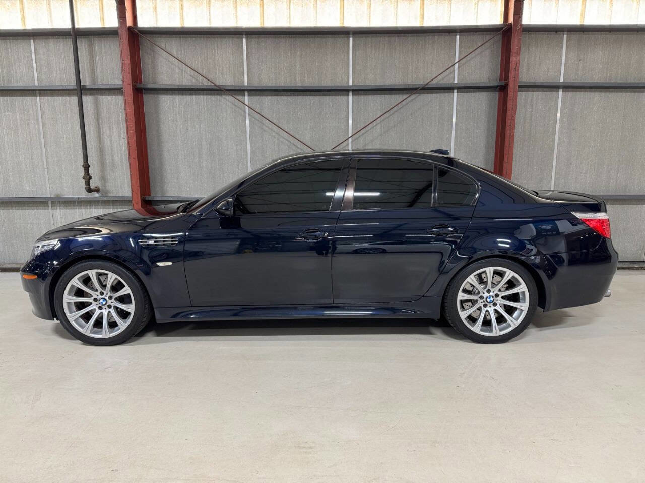 Used 2010 BMW M5 image 5