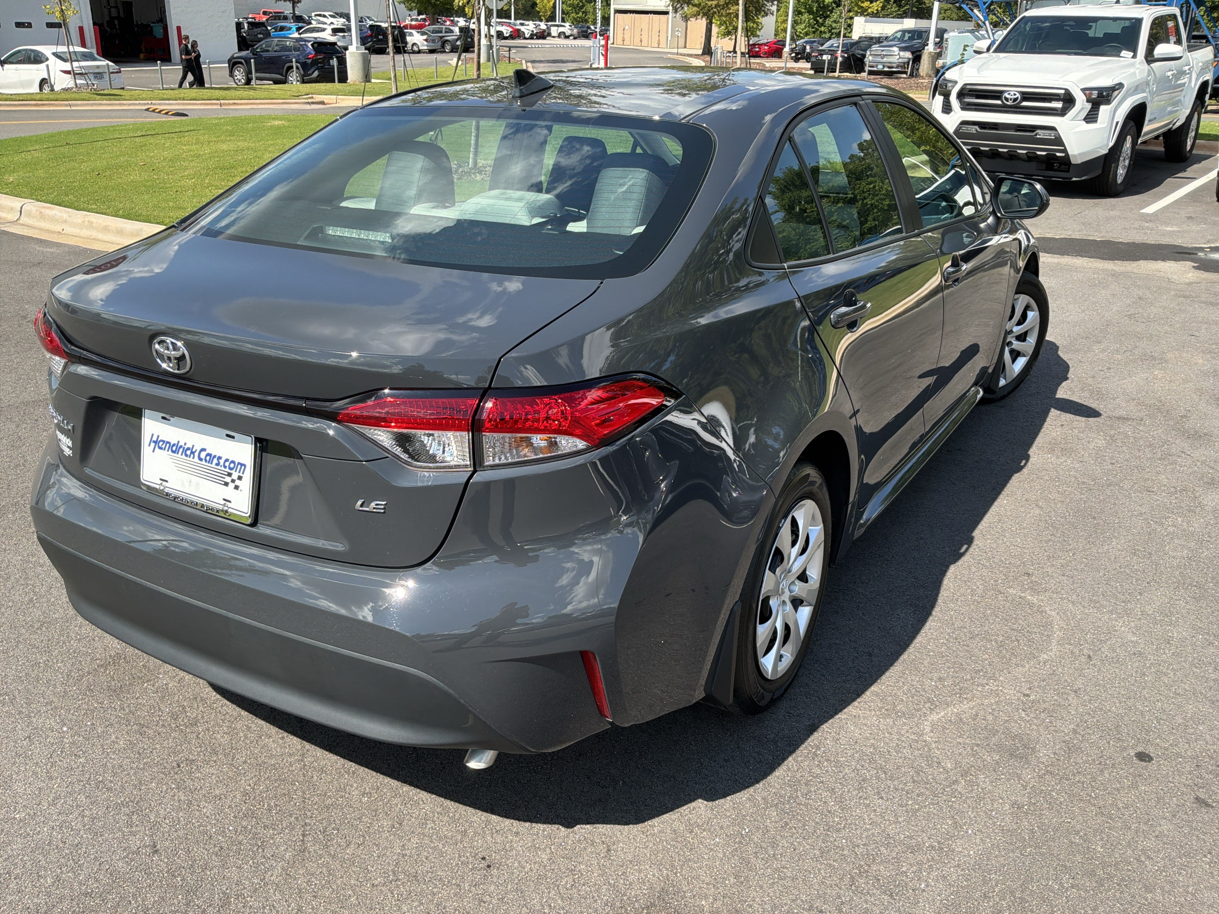 Used 2025 Toyota Corolla LE FWD image 10
