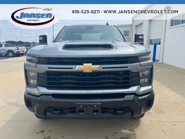 Used 2024 Chevrolet Silverado 2500 Custom w/ Custom Value Package AWD/4WD image 2