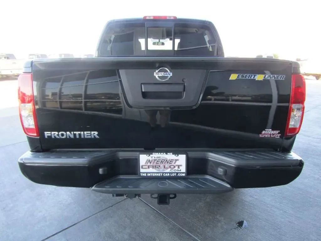 Used 2016 Nissan Frontier Desert Runner image 6