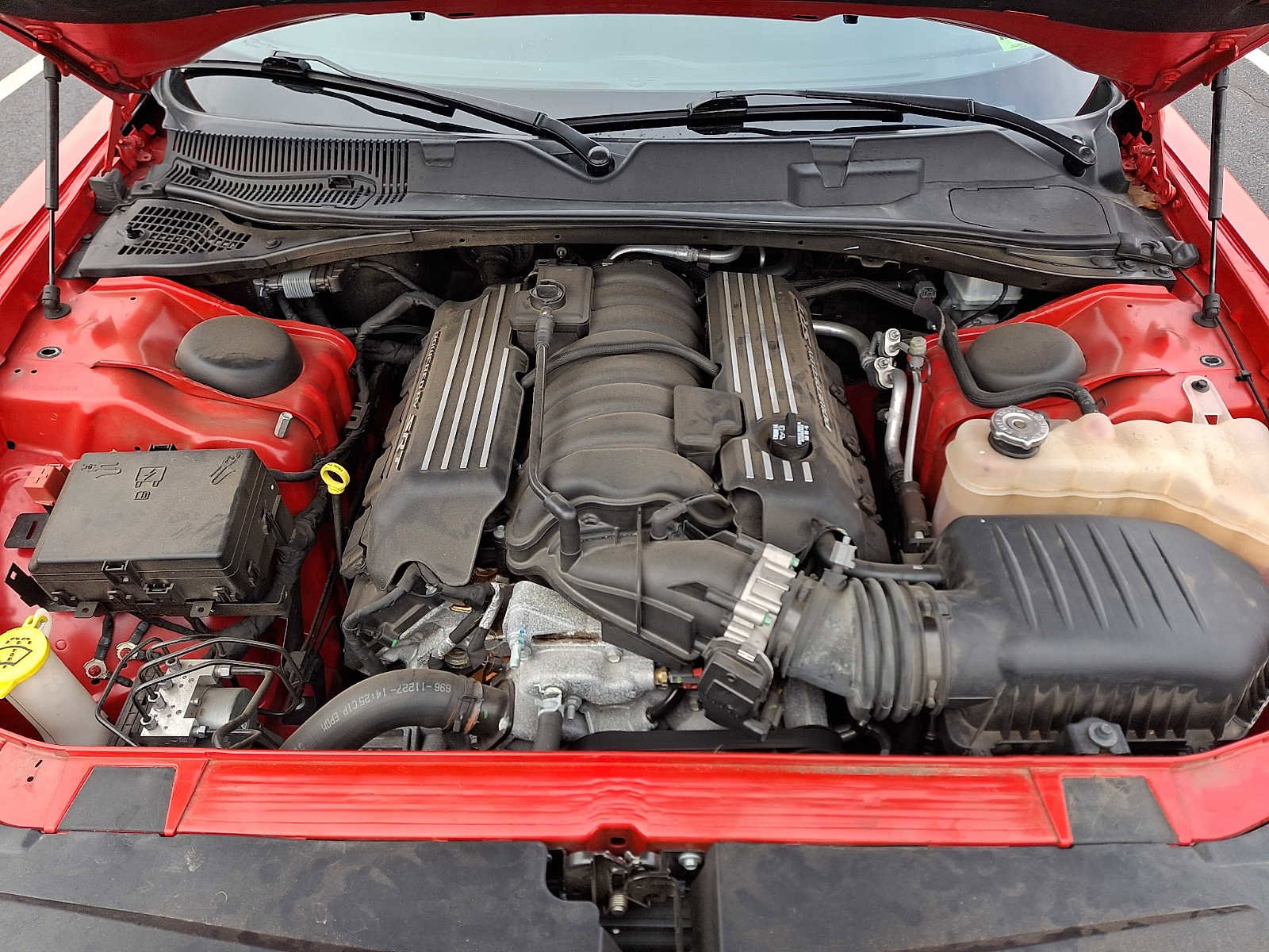 Used 2016 Dodge Challenger R/T Scat Pack w/ Leather Interior Group image 28