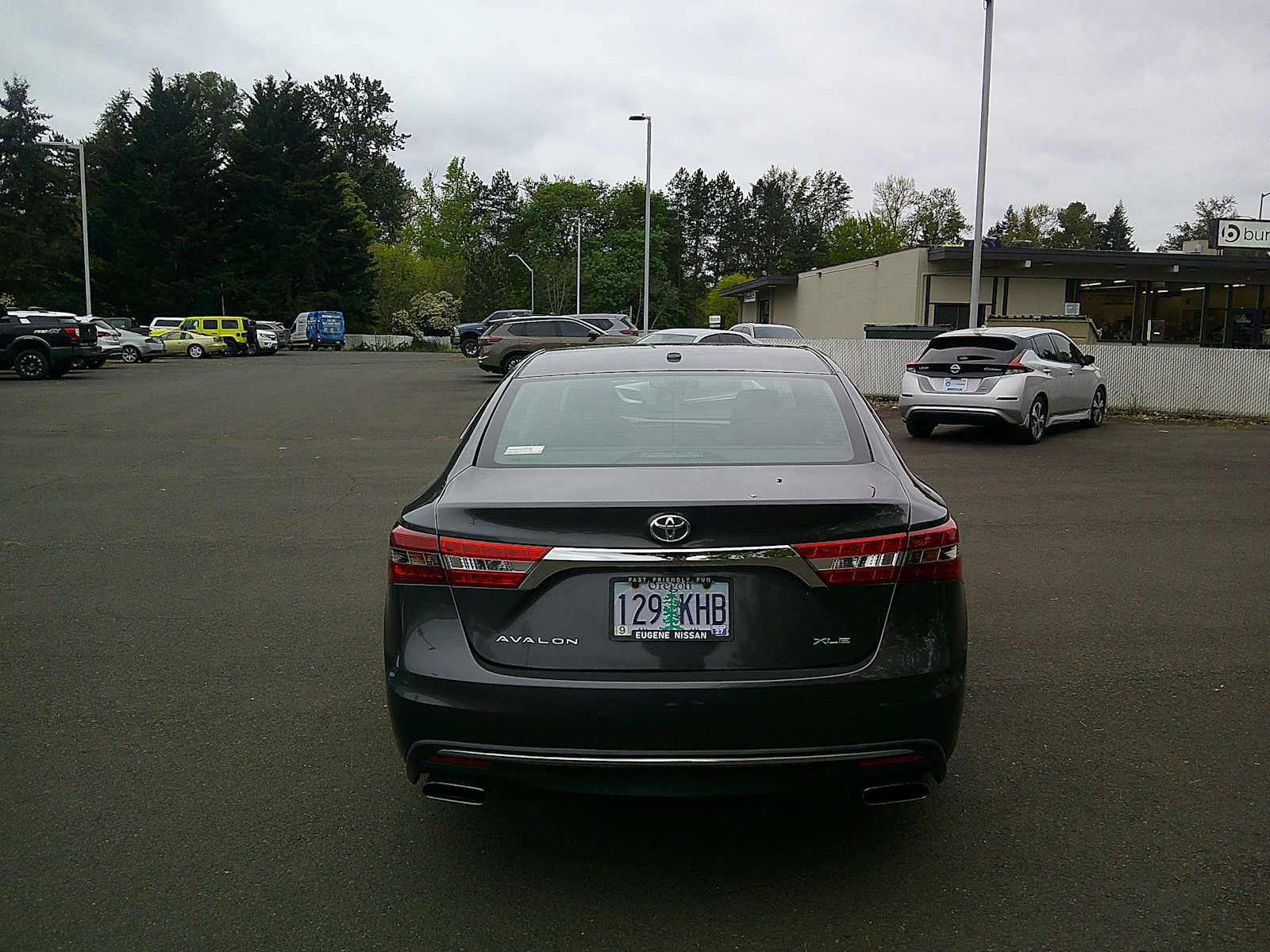 Used 2017 Toyota Avalon XLE Premium w/ All Weather Liner Package FWD image 4