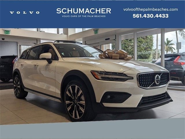 New 2026 Volvo V60 B5 Cross Country Ultra w/ Protection Package Premier image 1