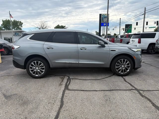 Used 2023 Buick Enclave Essence FWD image 5