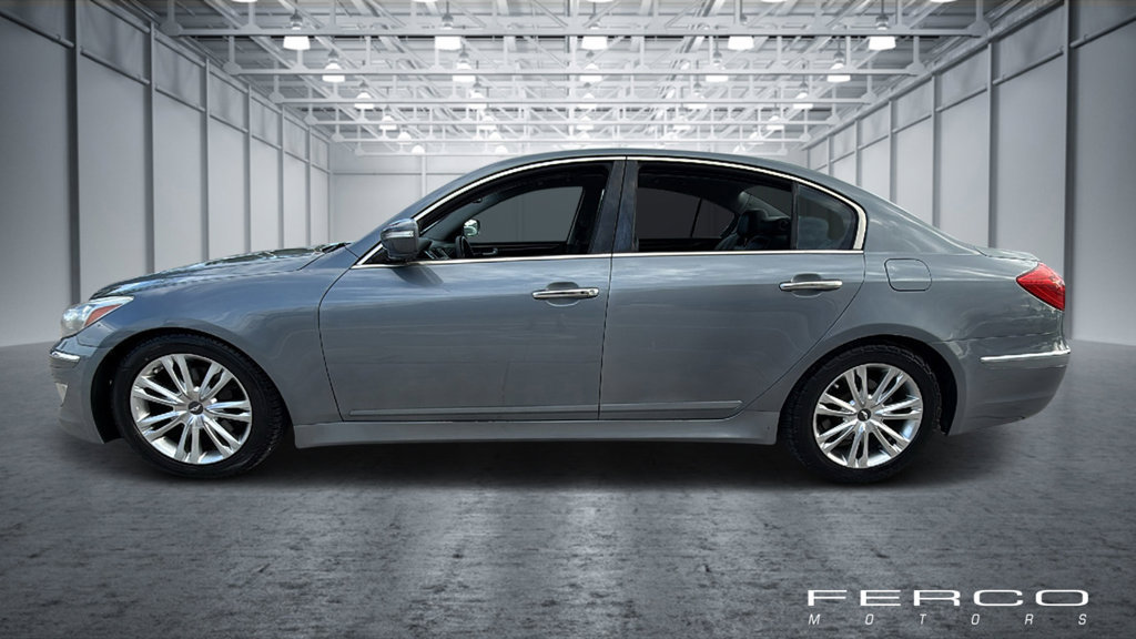 Used 2014 Hyundai Genesis 3.8 RWD image 2