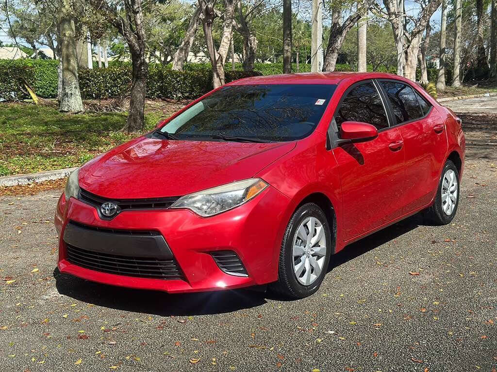 Used 2015 Toyota Corolla LE FWD image 1