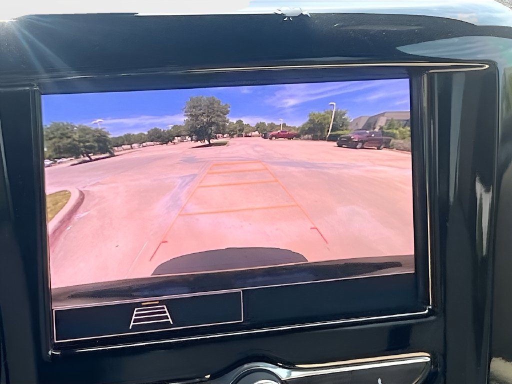 Used 2023 Chevrolet Traverse LS FWD image 13