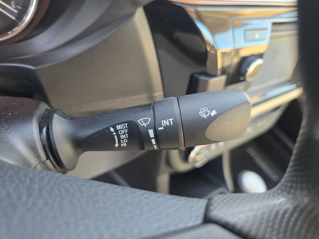 Used 2016 Toyota Corolla LE image 25