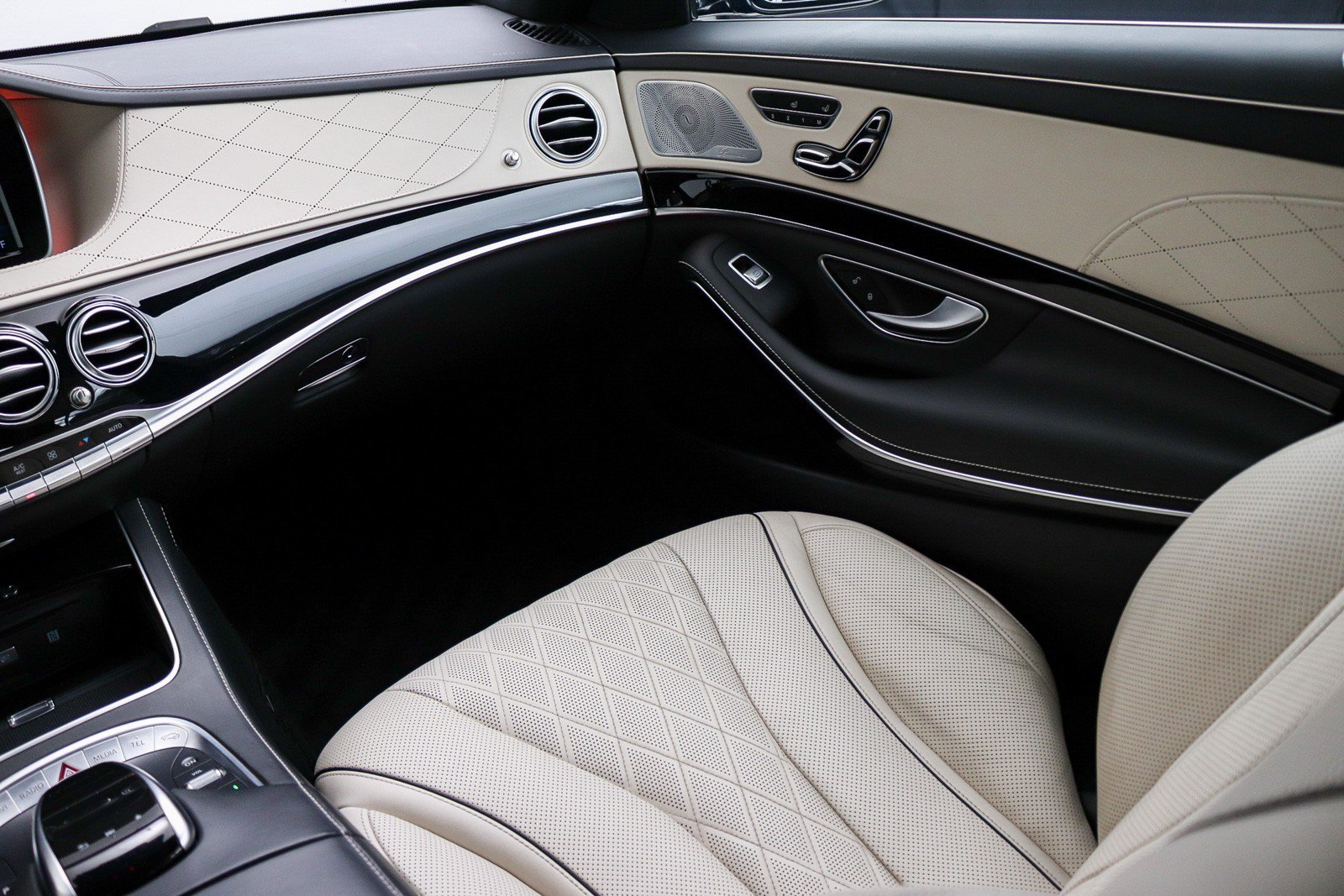 Used 2017 Mercedes-Benz S 550 Sedan image 19