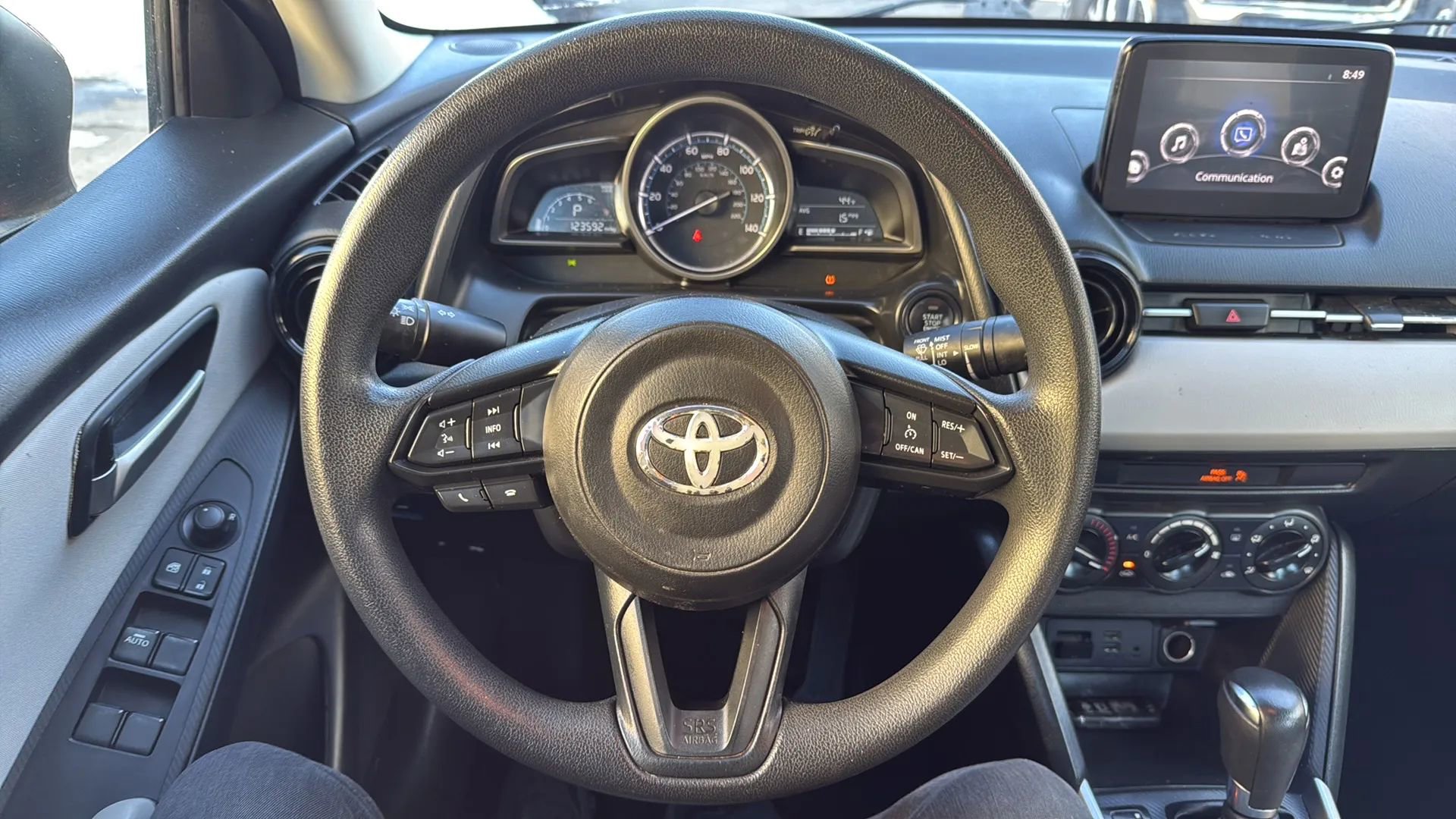 Used 2019 Toyota Yaris L FWD image 10