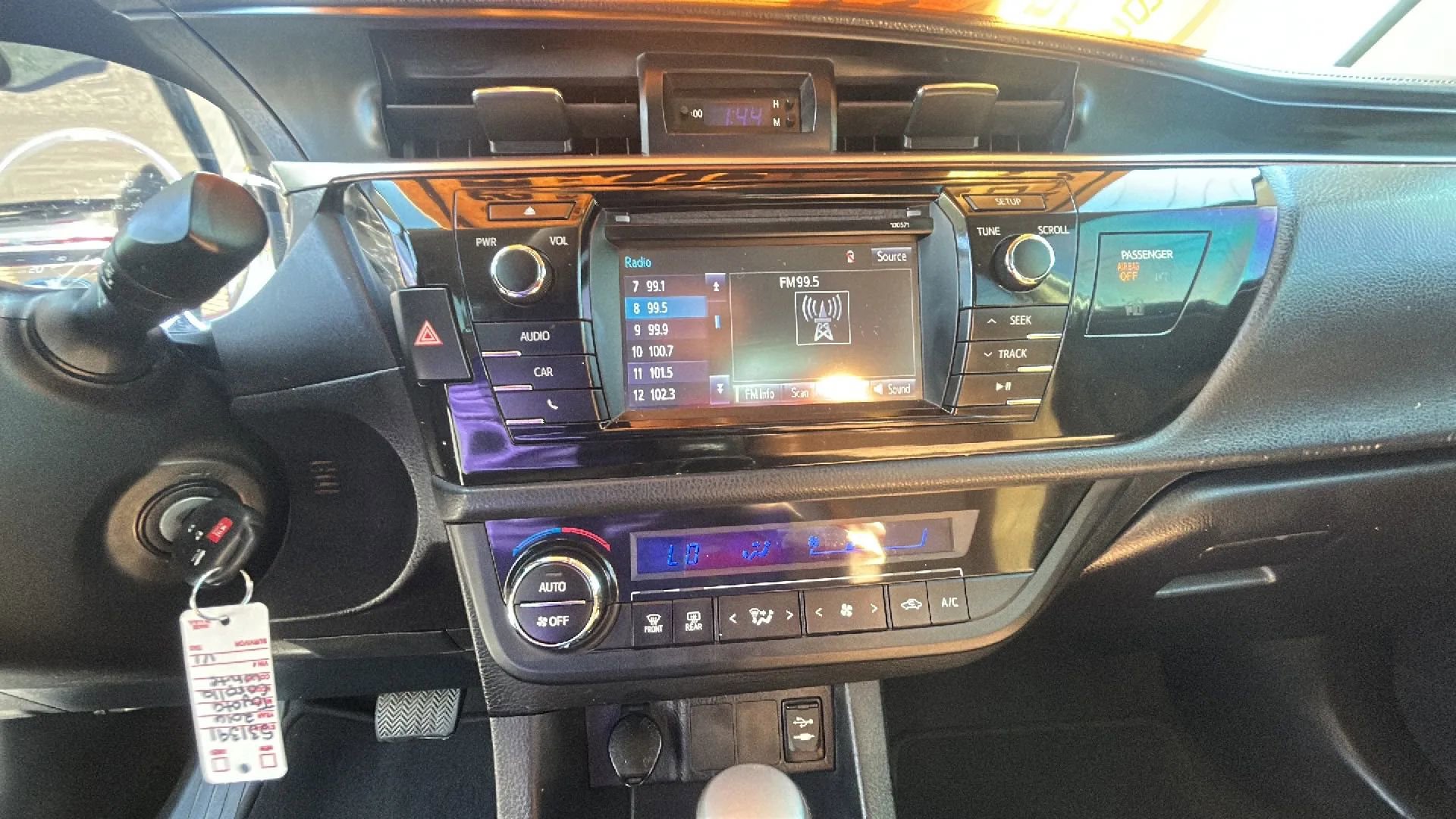 Used 2016 Toyota Corolla LE FWD image 14