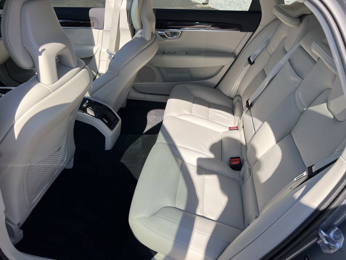 Used 2018 Volvo S90 T6 Momentum w/ Convenience Package image 13